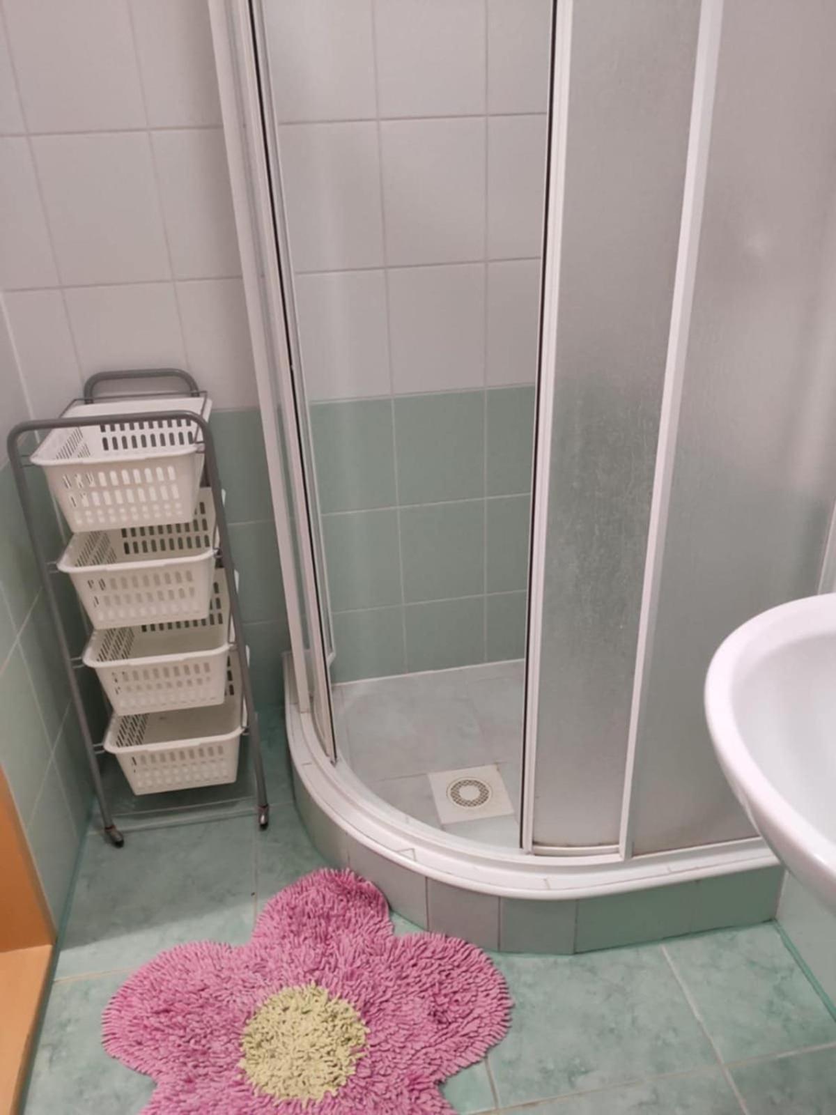 Privat Julia Hotell Vrbov Exteriör bild