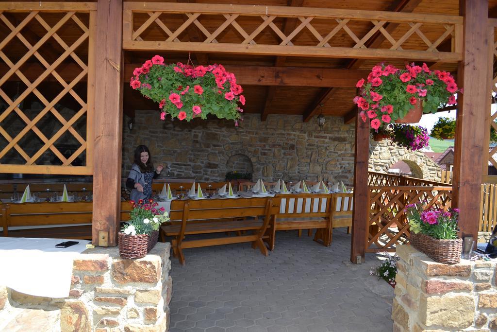 Privat Julia Hotell Vrbov Exteriör bild